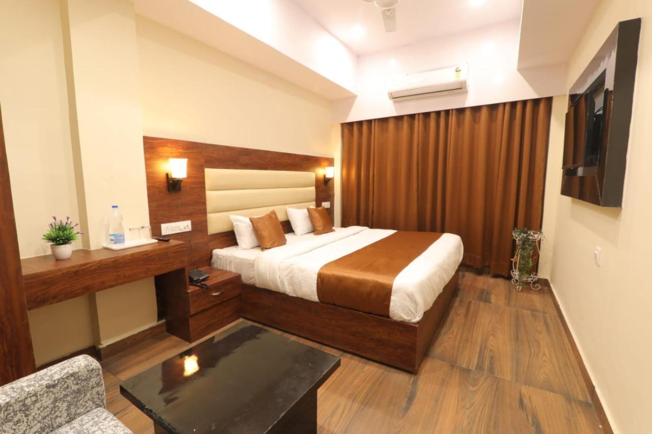 Hotel Blueark ลัคเนา ภายนอก รูปภาพ