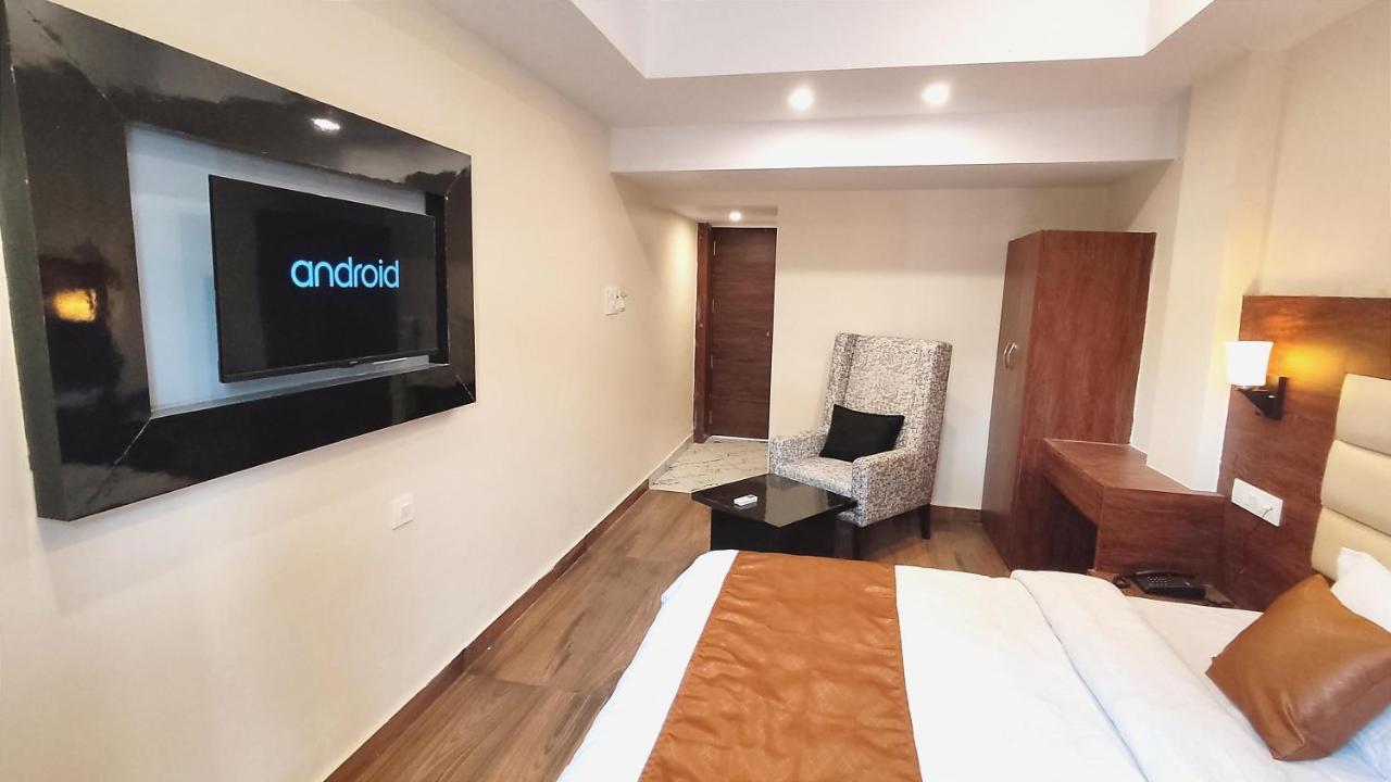 Hotel Blueark ลัคเนา ภายนอก รูปภาพ
