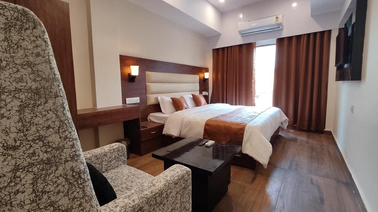 Hotel Blueark ลัคเนา ภายนอก รูปภาพ