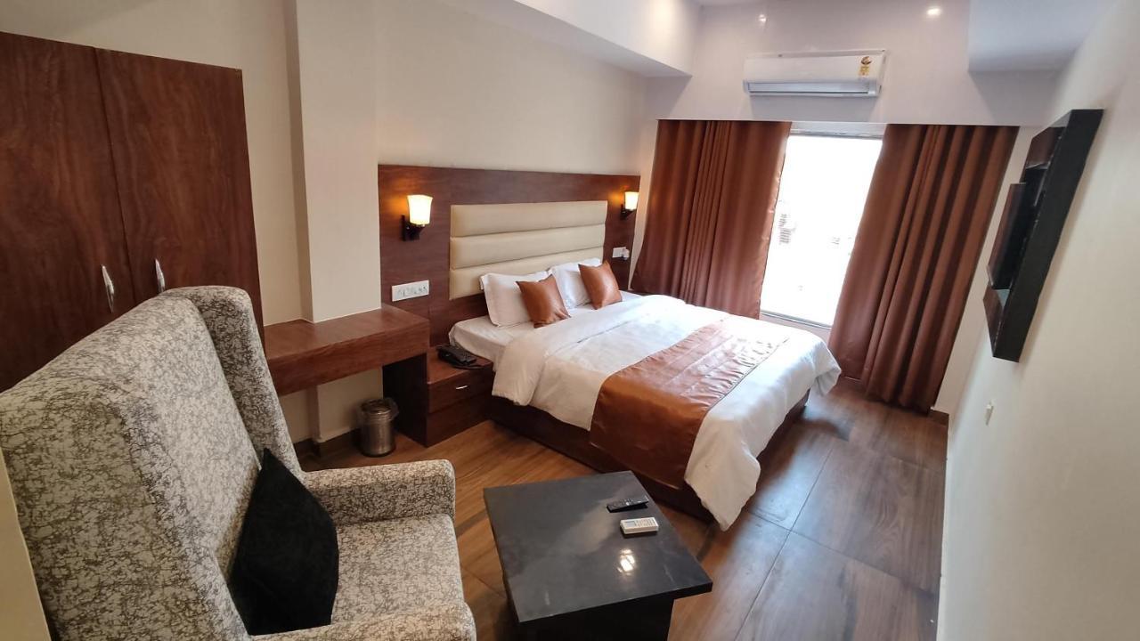 Hotel Blueark ลัคเนา ภายนอก รูปภาพ