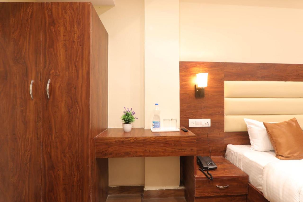 Hotel Blueark ลัคเนา ภายนอก รูปภาพ